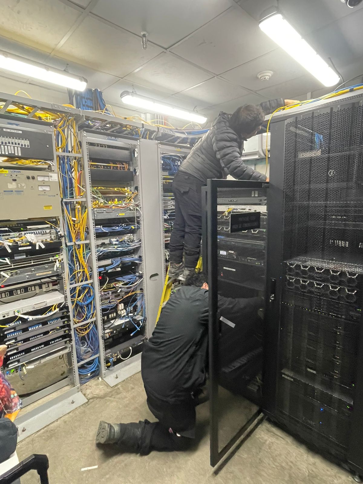 DAS installation work in northern Chile